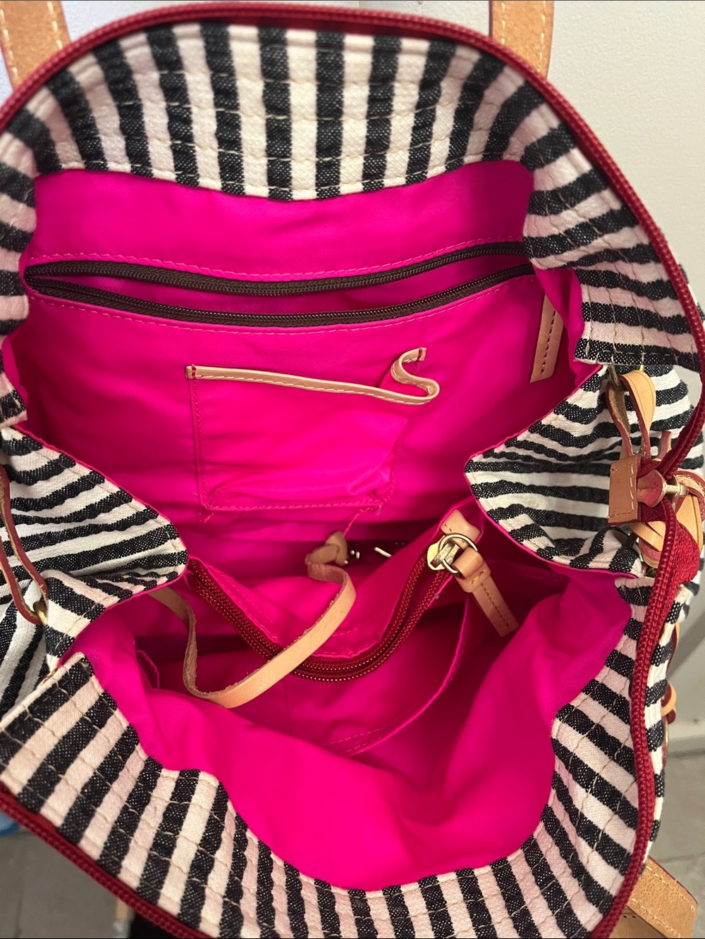 Dooney and Bourke authentic striped purse with pink interior SEE DESCRITPTION ! - Picture 3 of 4